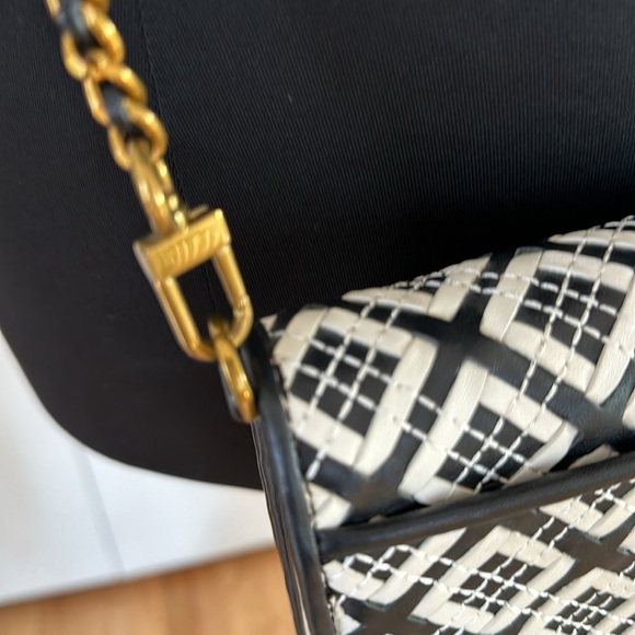 Tory Burch wallet on chain lesther bag - Picture 5 of 10